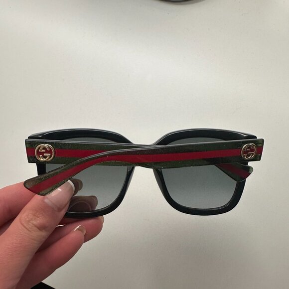 *SOLD* Gucci Webbed Womens Sunglasses - Picture 3 of 6